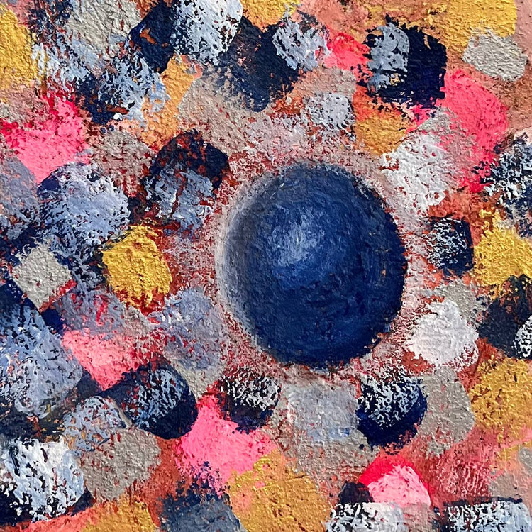 Blue Pearl — close-up detail: the blue pearl at the heart of the mosaic